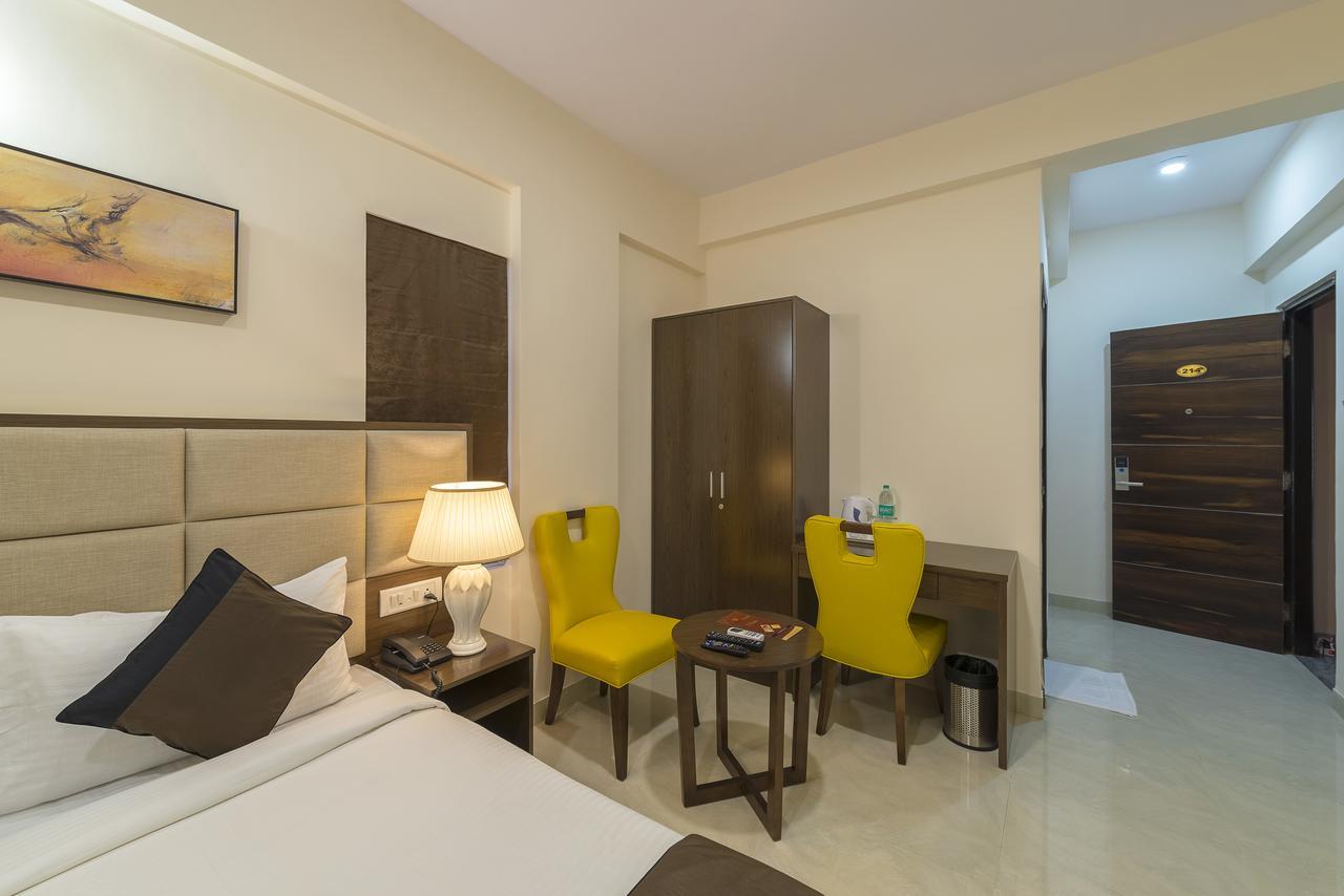 Daffodil Delight - Manyata Tech Park Hotel Bangalore Buitenkant foto