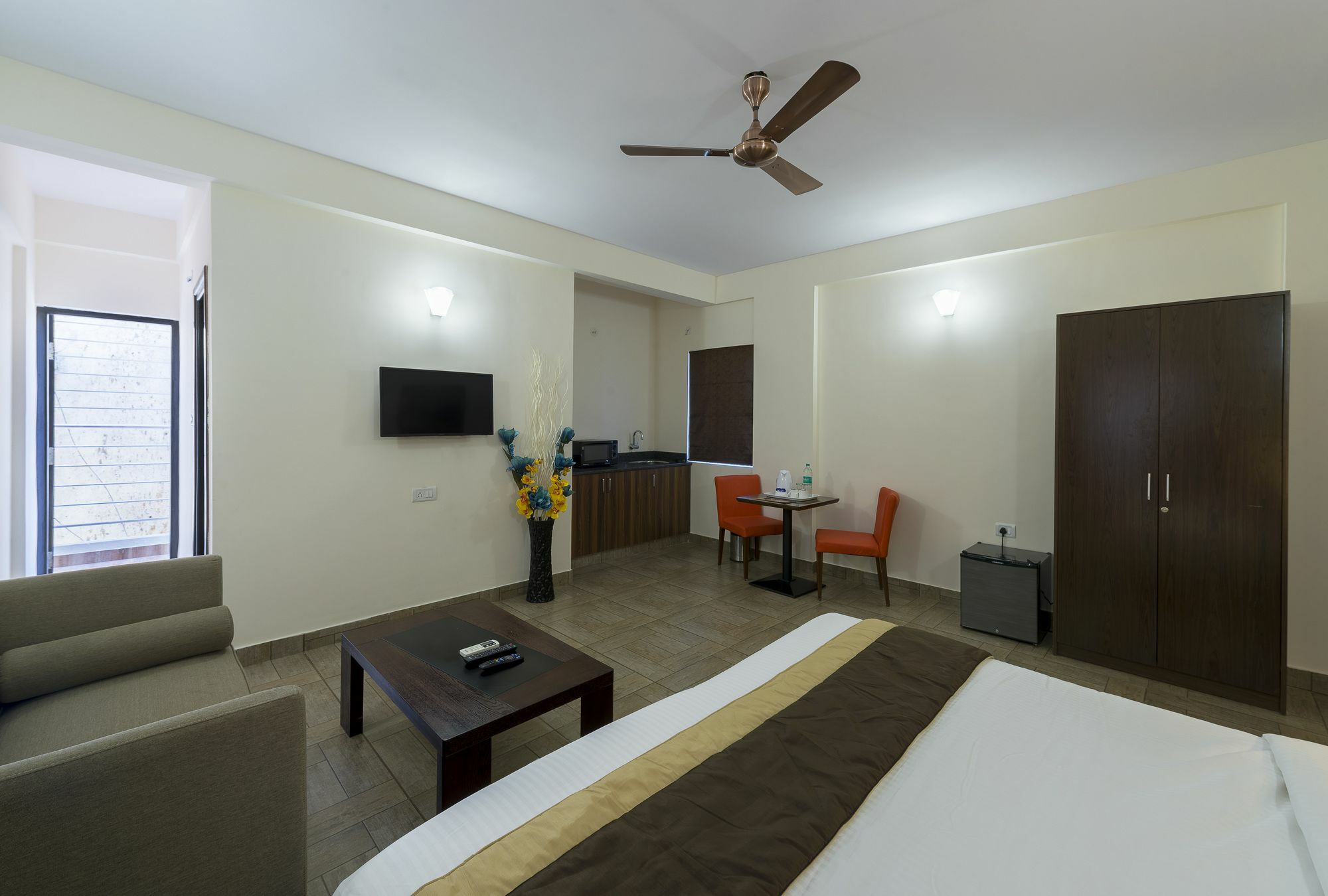 Daffodil Delight - Manyata Tech Park Hotel Bangalore Buitenkant foto